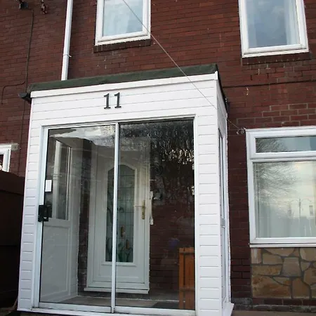 Milton House: 3-Bed Home with Free Wi-Fi and Parking in Newcastle-2