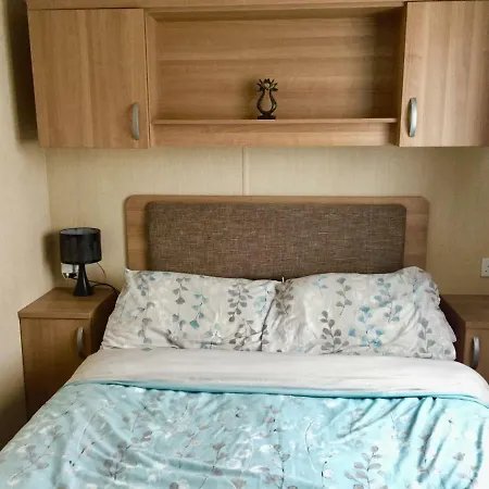 B47 Caravan Seven Bays-2