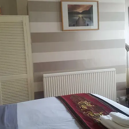 Earlsmere Guesthouse-3