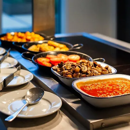 Staycity Aparthotels London Heathrow-3