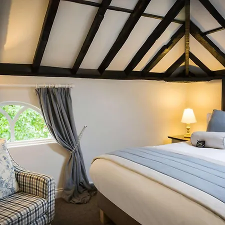 Worldhotels Distinctive Woughton House Hotel-3