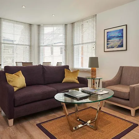 Braid Apartments By Mansley-2