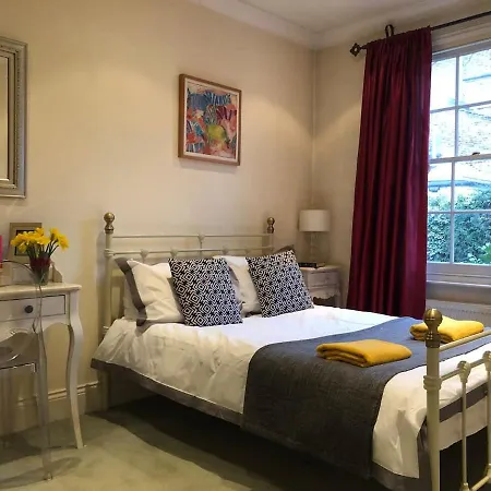 Luxury Central London 3 Bedroom Family House-2