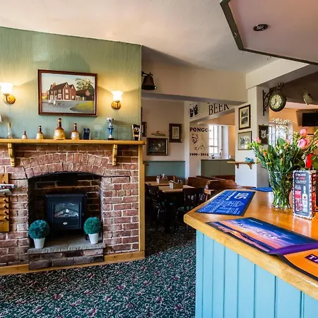 The Beacon & Railway Hotel-3