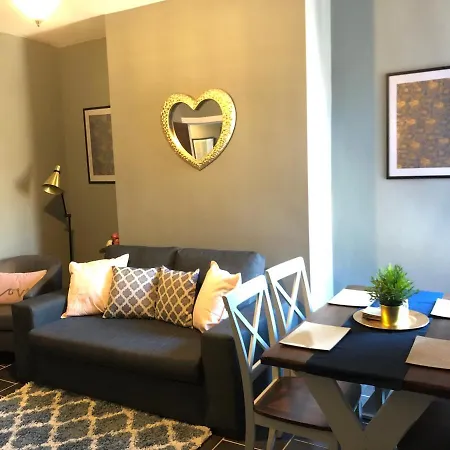 1. Stylish Private Double Room Near Manchester City Centre-2