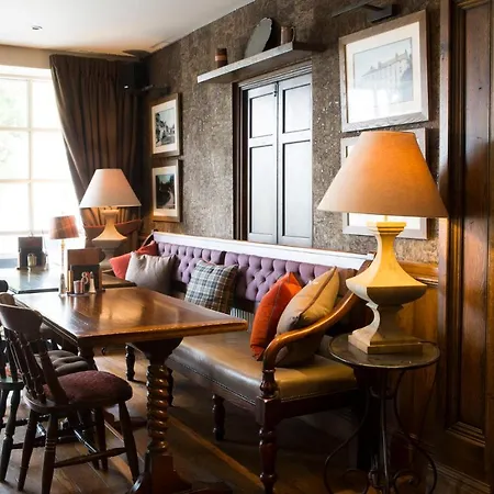 Saracens Head-2