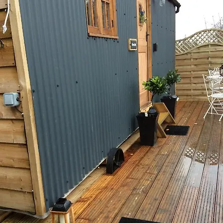 Llangollen Shepherds Huts-3