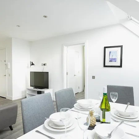 Reading Kings Road Lodge By Creatick Apartments-3