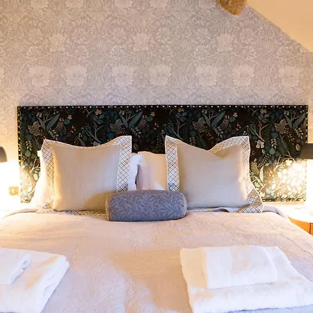 The Legh Arms Prestbury-3