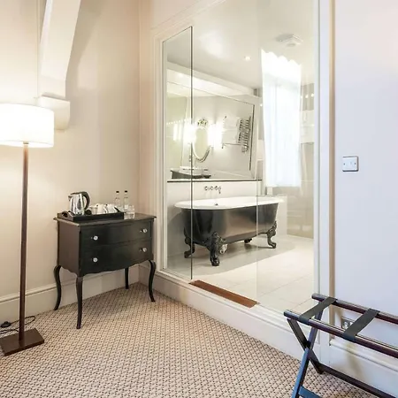 Clarion Collection Harte & Garter Hotel & Spa-2