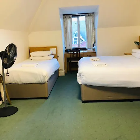Crescent Hotel Harrow-2