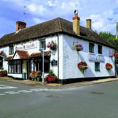 Crown And Anchor Ramsbury-3