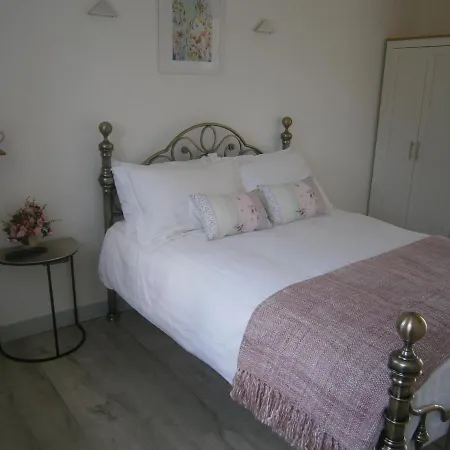The Crown Lodges-2