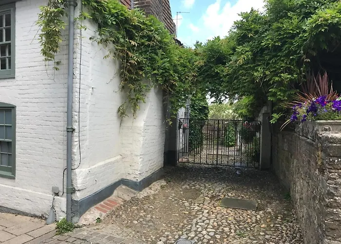 The Tea House Bed and Breakfast Rye