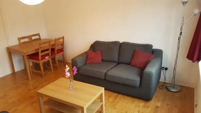 Beautiful King Room In Leith Walk Edimburgo