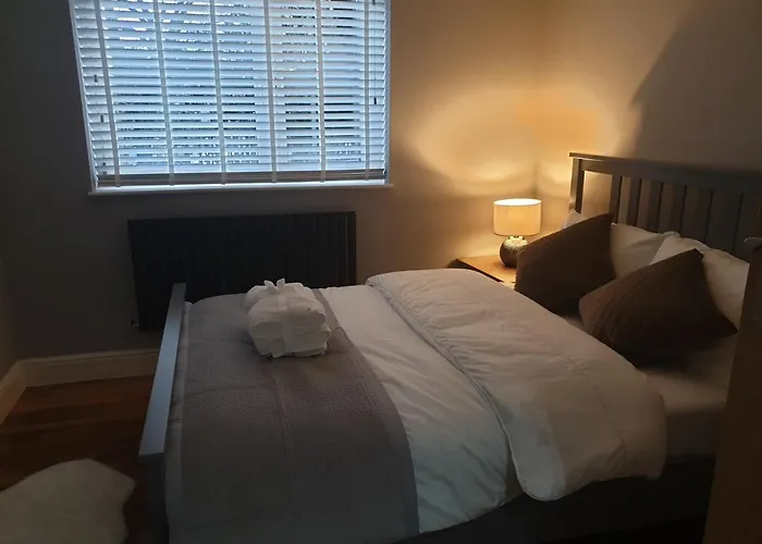 Arsenal Highbury & Islington Beautifully Presented Hotel London