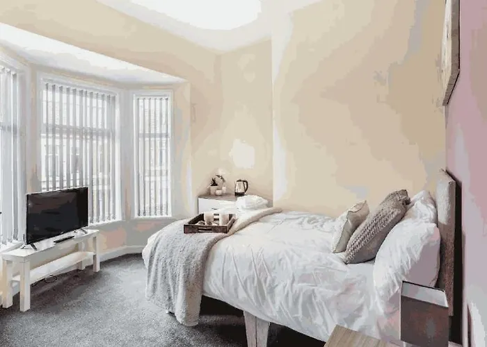 Townhouse @ 62 Samuel Street Crewe Hotel