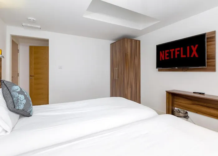 Book Today At Metro Serviced Apartments Bedford - Metro House ,Free Wifi