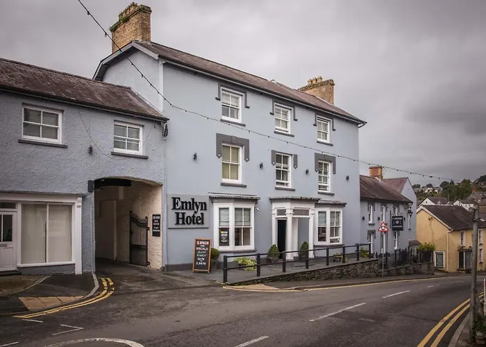Newcastle Emlyn Hotels