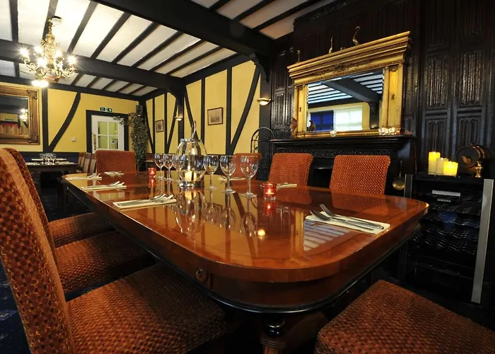 Crown & Cushion Hotel Chipping Norton