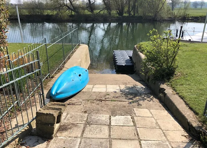 Thames Edge Rooms Wallingford