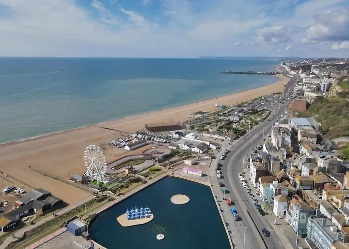 Master Accommodation Suite 7 Sea View Hastings