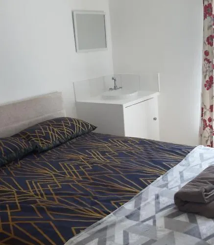Double Room Own Private Bathroom, Near Centre Peterborough