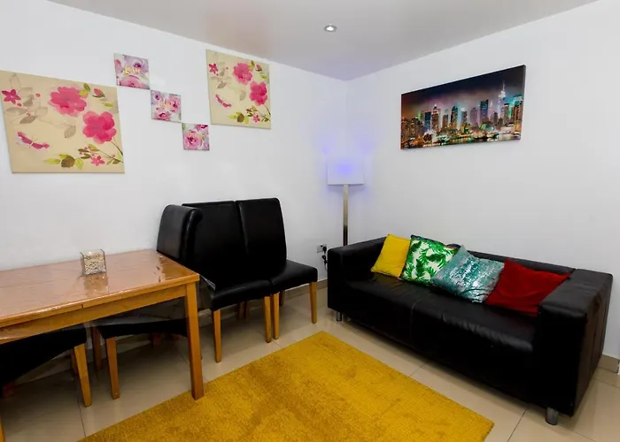 Comfortable Stays - Shirley, Solihull