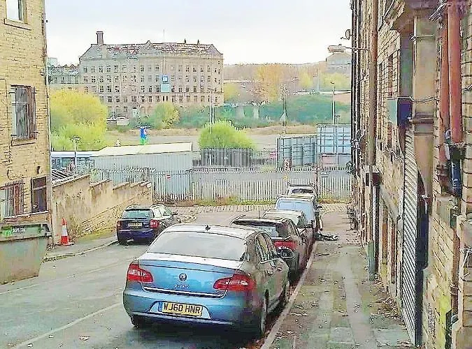 Double Room Close To Bradford University And City Centre