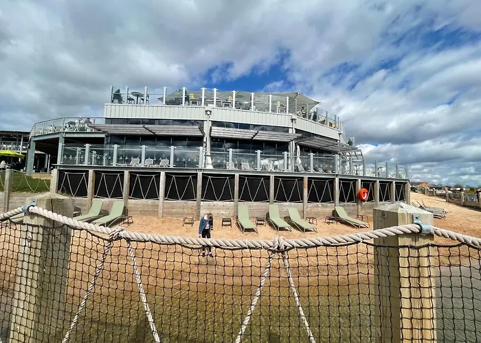 Holiday Home Breaks At Tattershall Lakes Coningsby