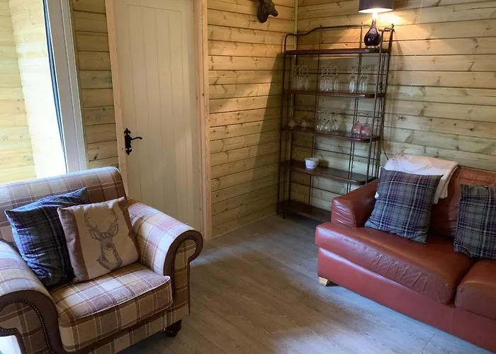Bedrock Lodge Winterbourne