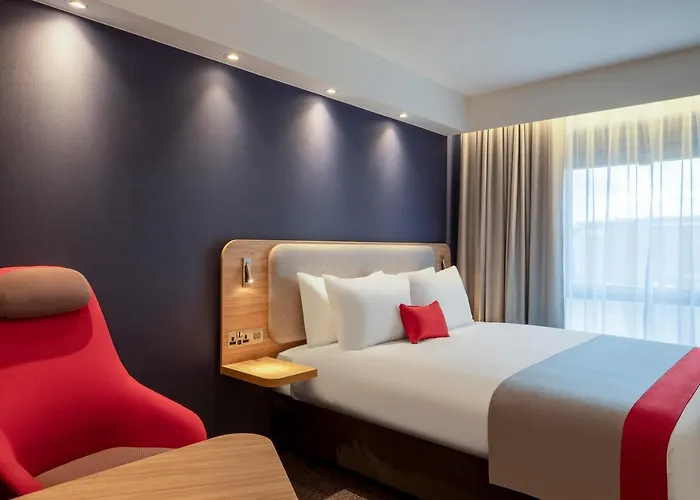 Holiday Inn Express Cambridge West - Cambourne By Ihg