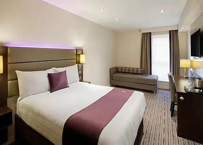 Llantrisant (Glamorgan) Hotels