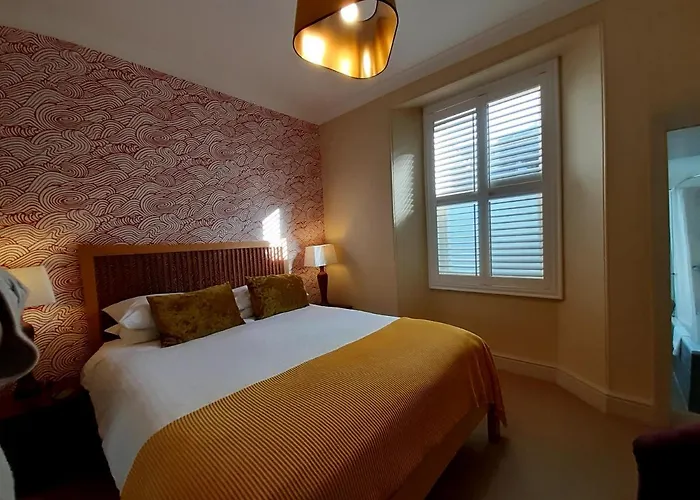Browns Hotel Dartmouth
