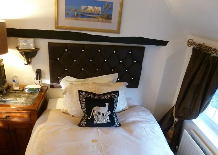 Newark Lodge Guest House