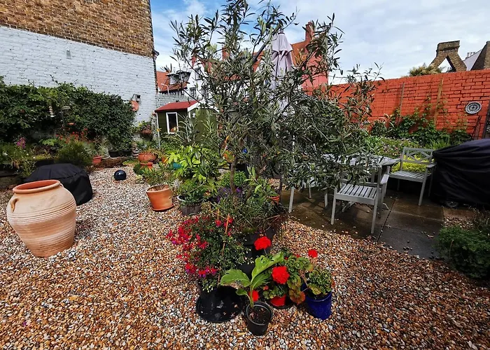 Rosslyn Court Bed & Breakfast Margate