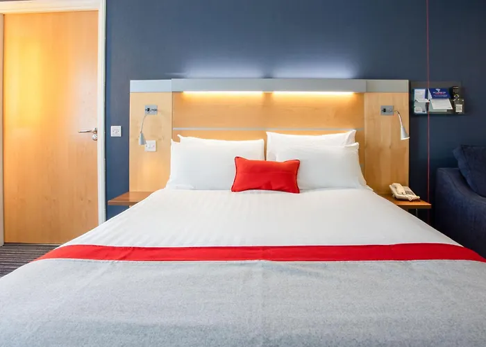 Holiday Inn Express Dunfermline By Ihg