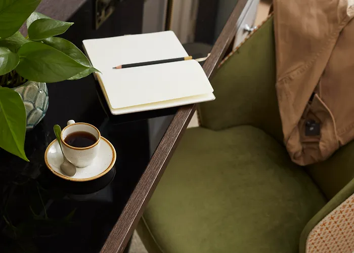 The Clermont London, Victoria Hotel