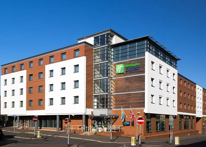 Holiday Inn Express Harlow By Ihg