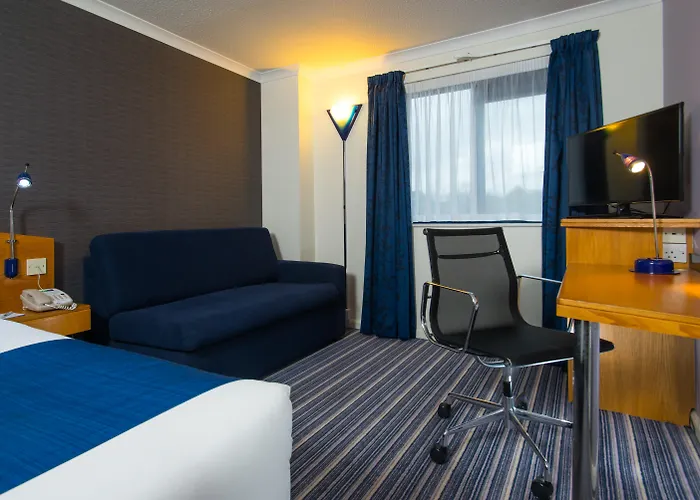Holiday Inn Express Northampton - South By Ihg
