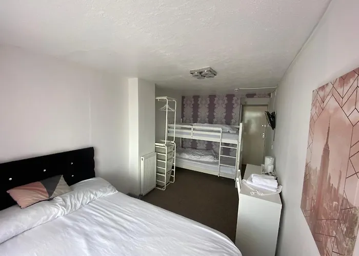 Arnies Hotel Blackpool