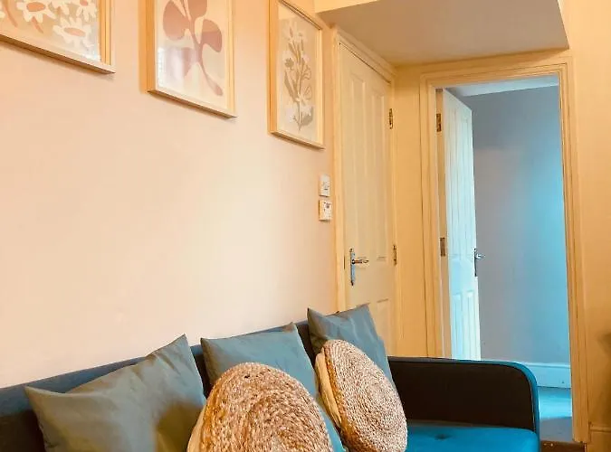 'Bloomfield' At Stayboom Lancaster