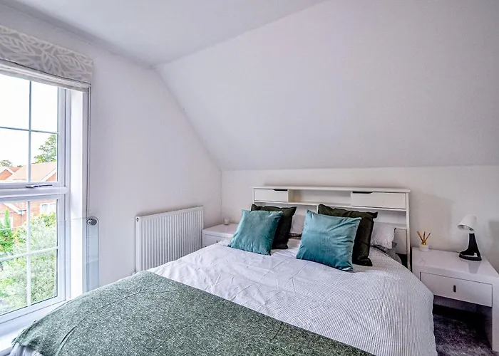 The Courtyard - Charming Boutique Hotel With Parking Maidenhead