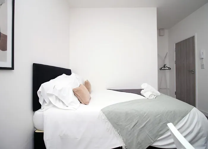 Ty Suites 2 - New Aparthotel In Cardiff