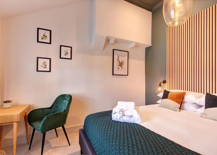 The Railway Hotel By Barefoot Retreats Burnham Market