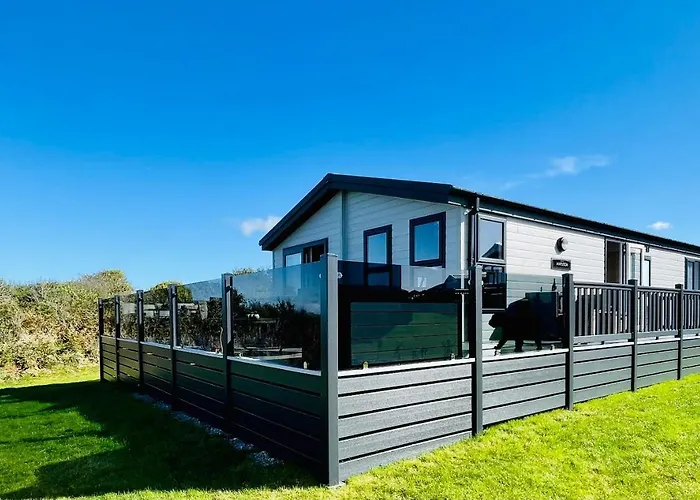 C-Scape Lodge New Quay