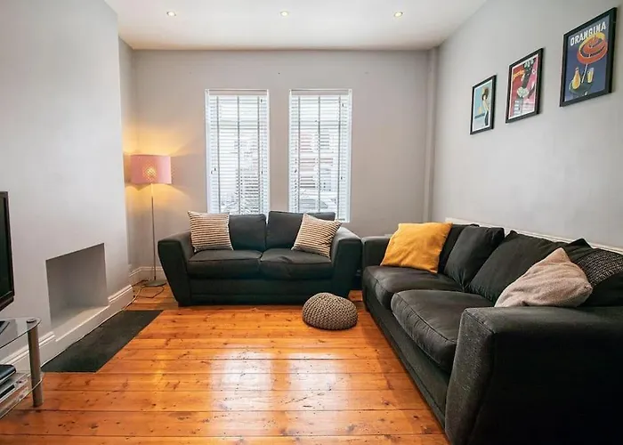Burnaby'S Home, By Home Host, Free On Street Parking Cardiff