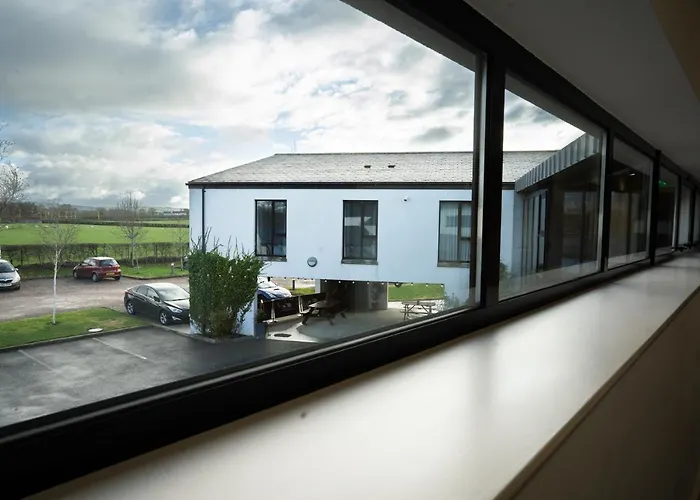 Ballyrobin Hotel Aldergrove