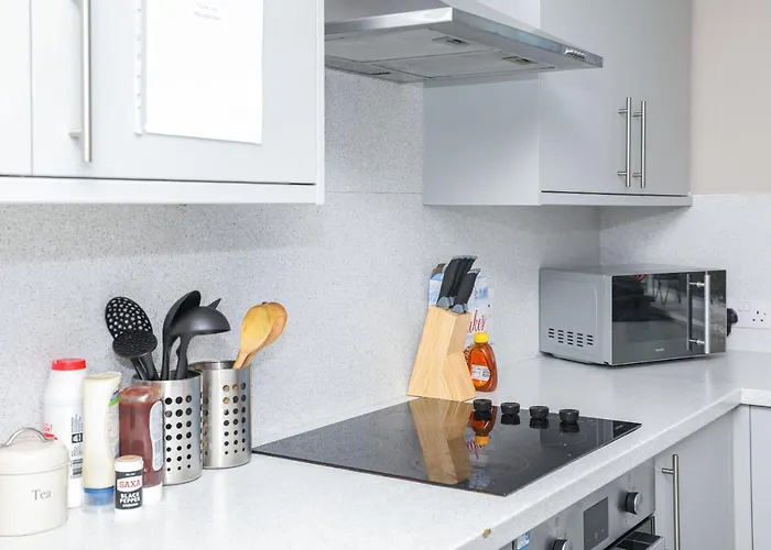 Modern Guest House - Central Inverness - Complimentary Snacks - Free Parking