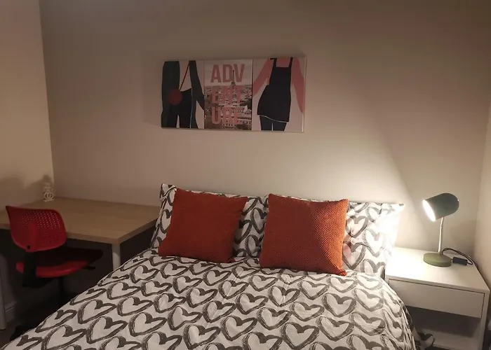Derby Pride Park Single , Double, Twin, Family Rooms-Skylink To Download Festival